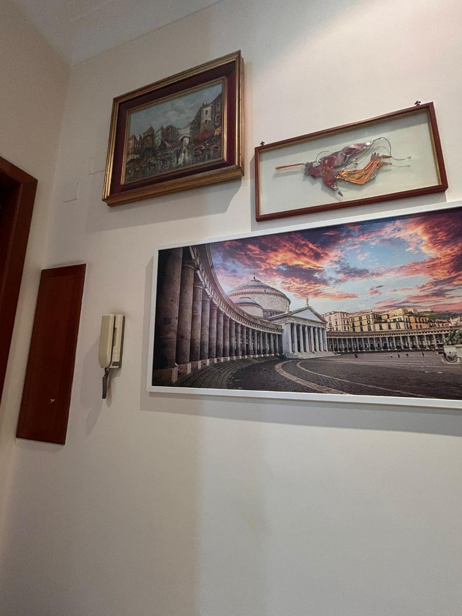 Vomero Inn Napoli Bagian luar foto