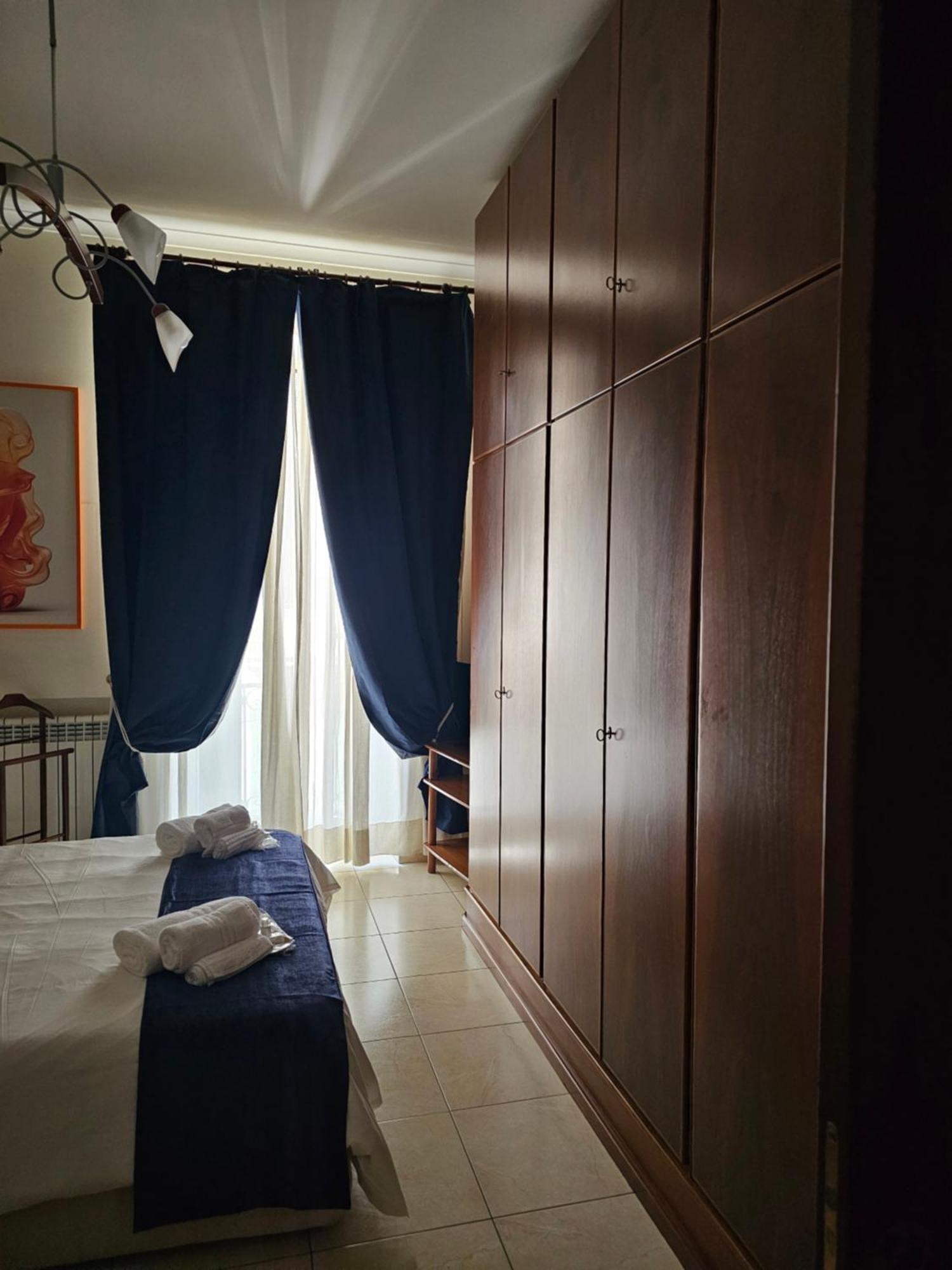 Vomero Inn Napoli Bagian luar foto